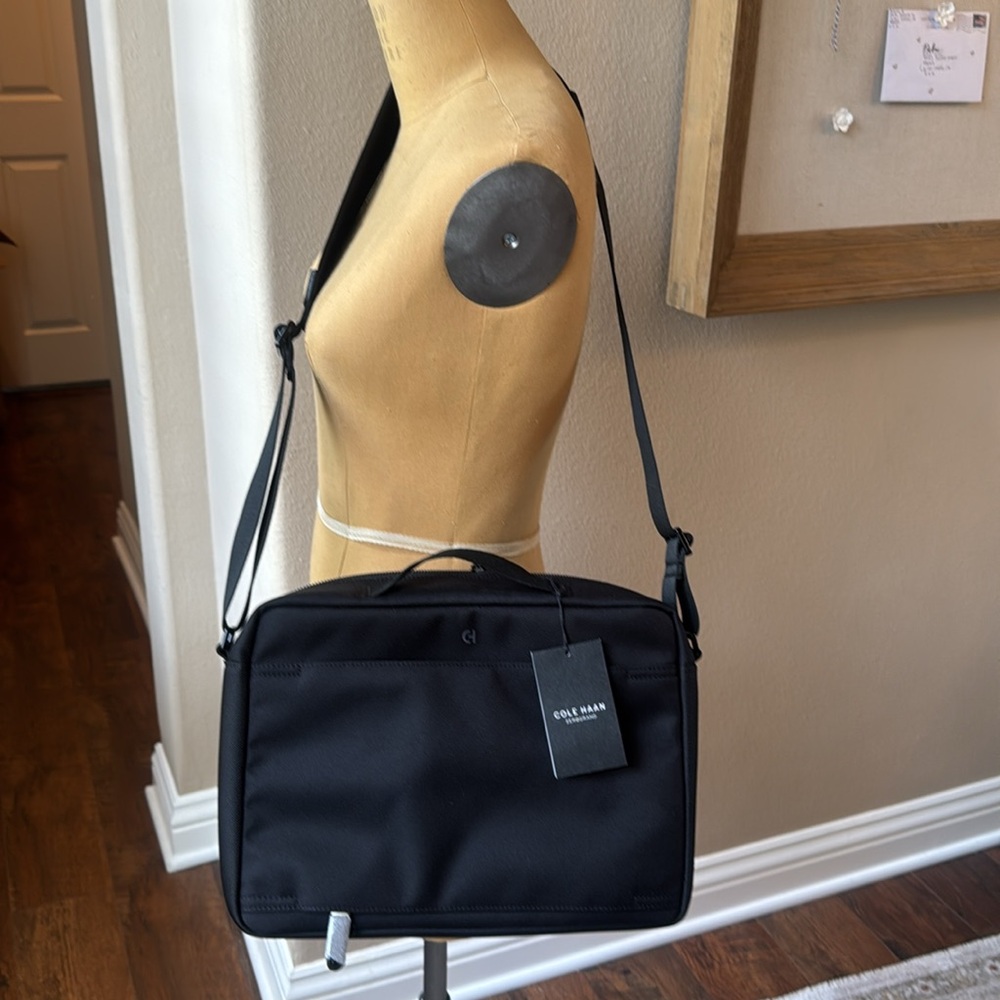 Cole Haan Unisex Central Compact Messenger Bag New With Tags! - Picture 3 of 6
